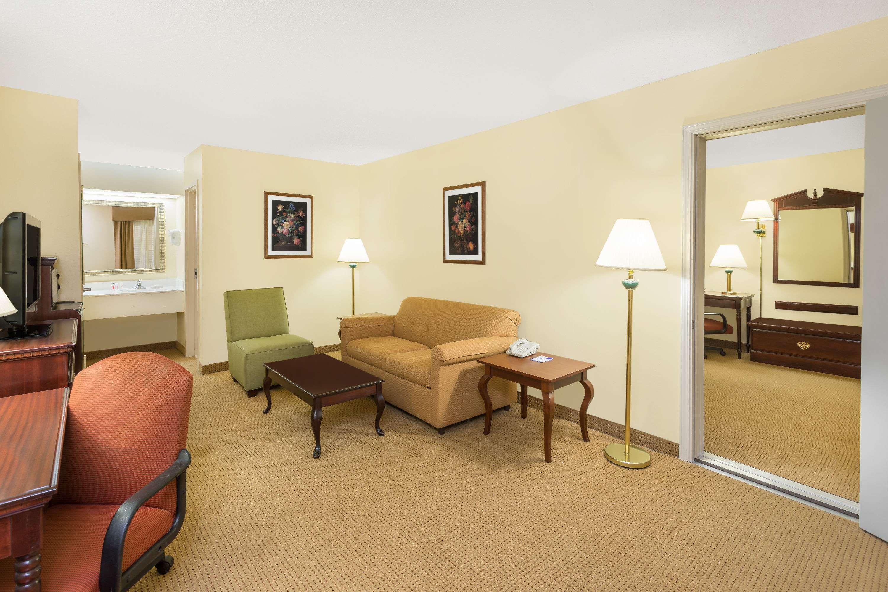 Baymont By Wyndham Griffin Hotel Luaran gambar