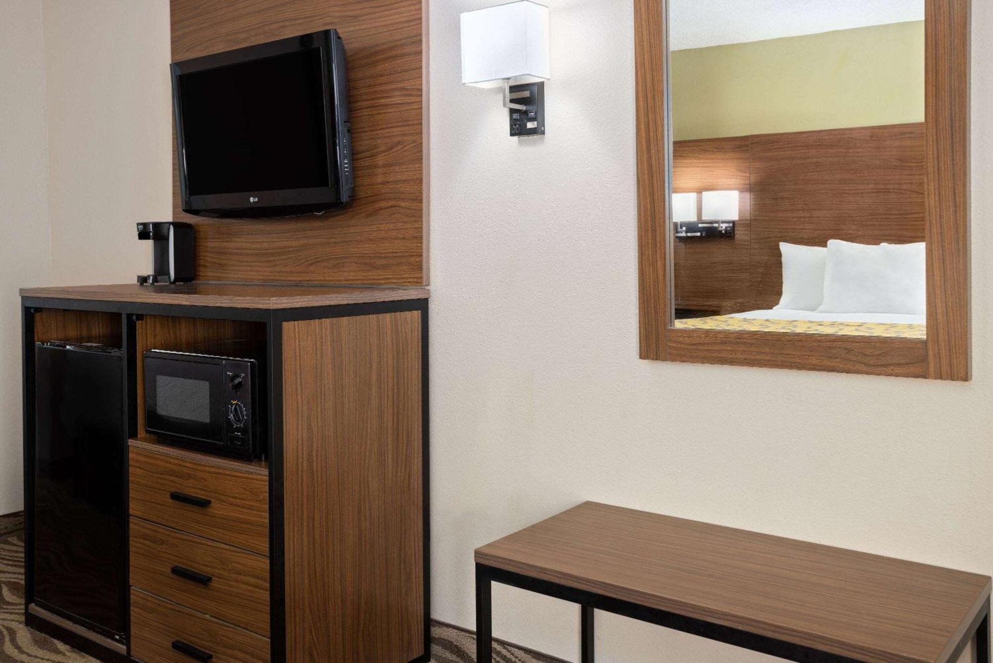 Baymont By Wyndham Griffin Hotel Luaran gambar