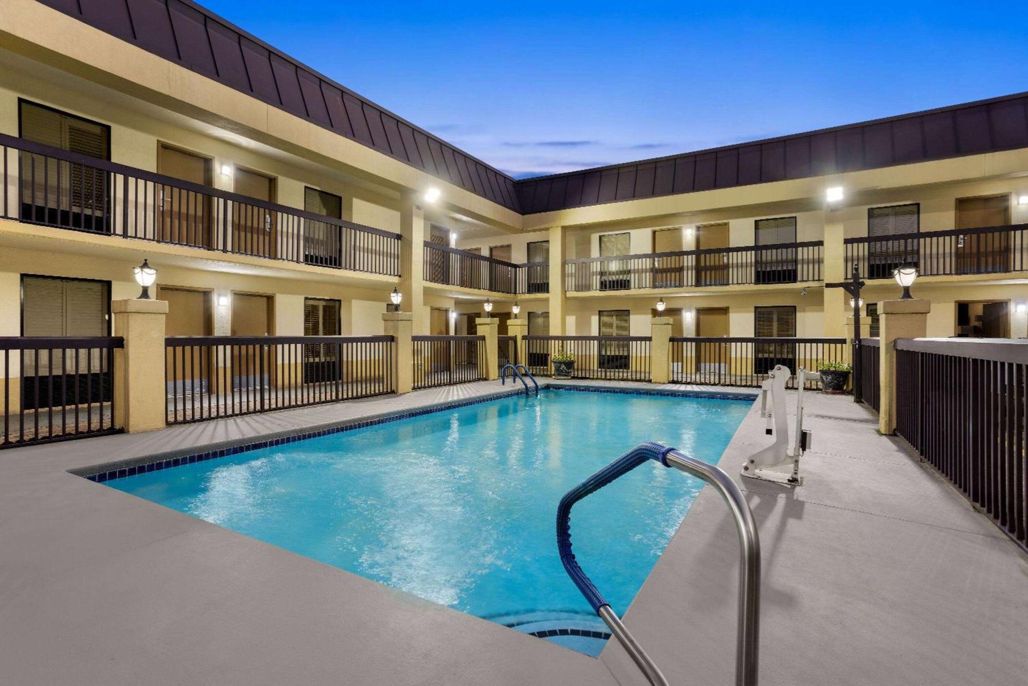 Baymont By Wyndham Griffin Hotel Luaran gambar